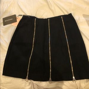 ⭕️SOLD⭕️  NWT Three Zipper Skirt